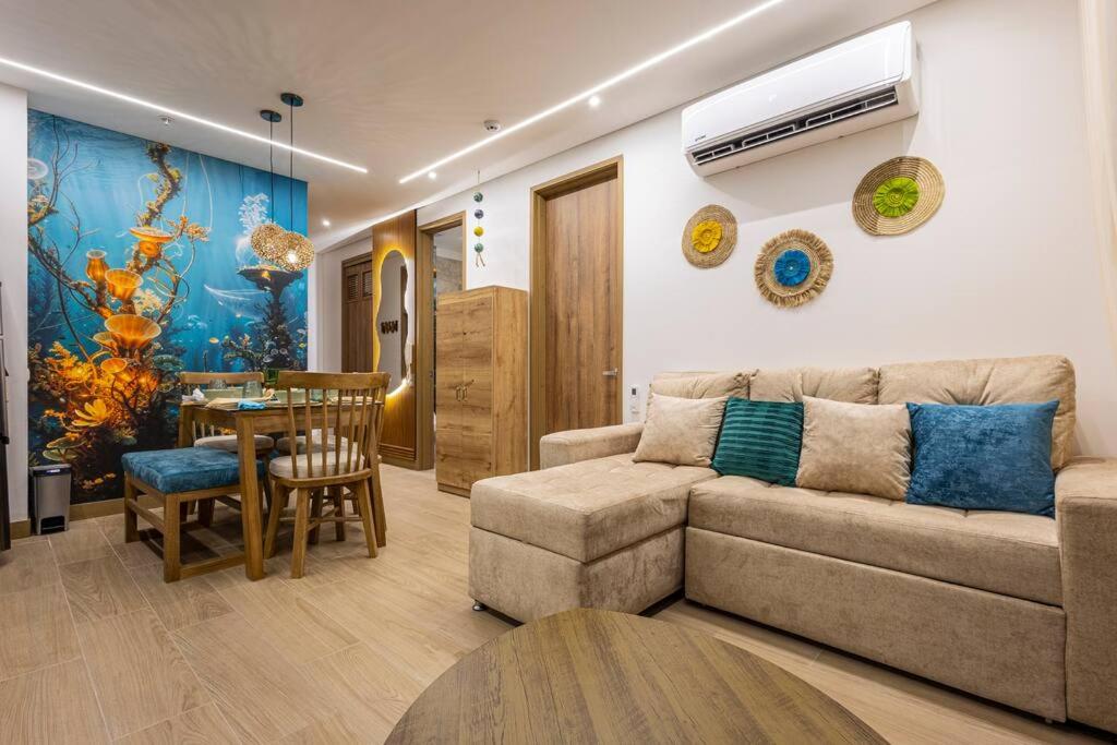 Beachfront Condo 1605 Murano Centro 1, Near Walled City Airport Pick Up