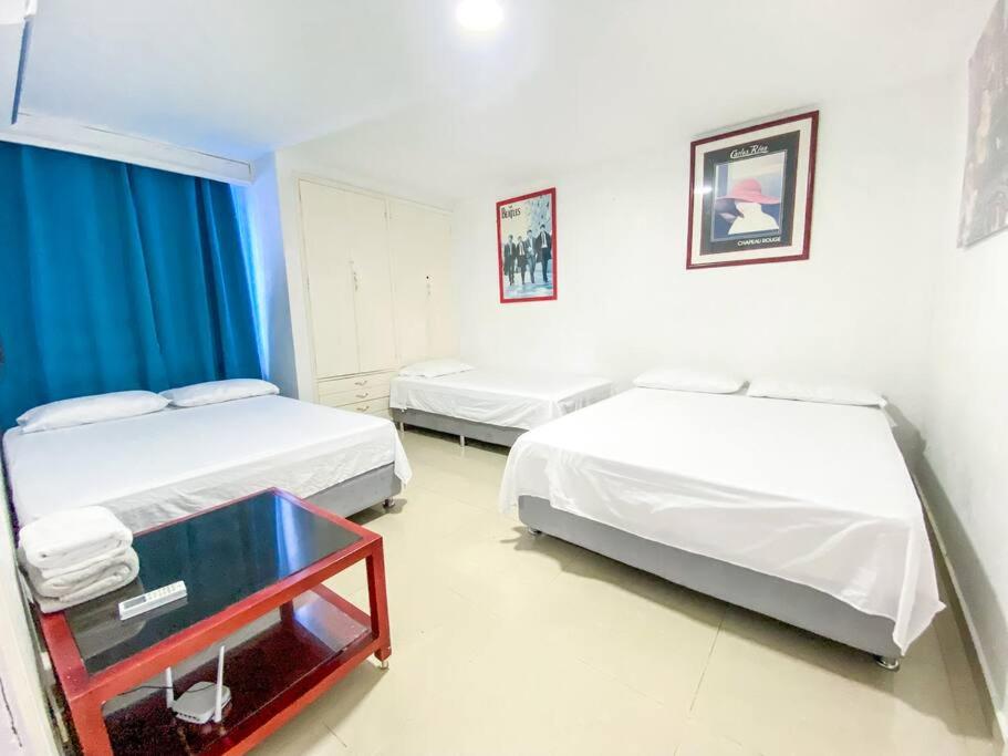 Moderno hospedaje privado con piscina