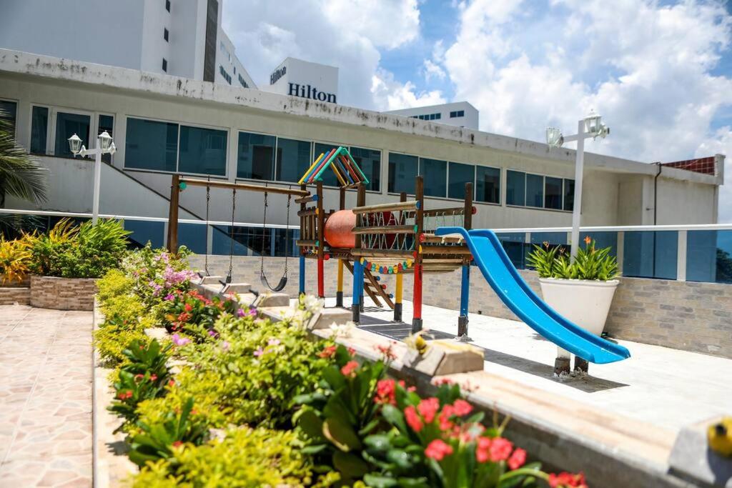 Moderno hospedaje privado con piscina