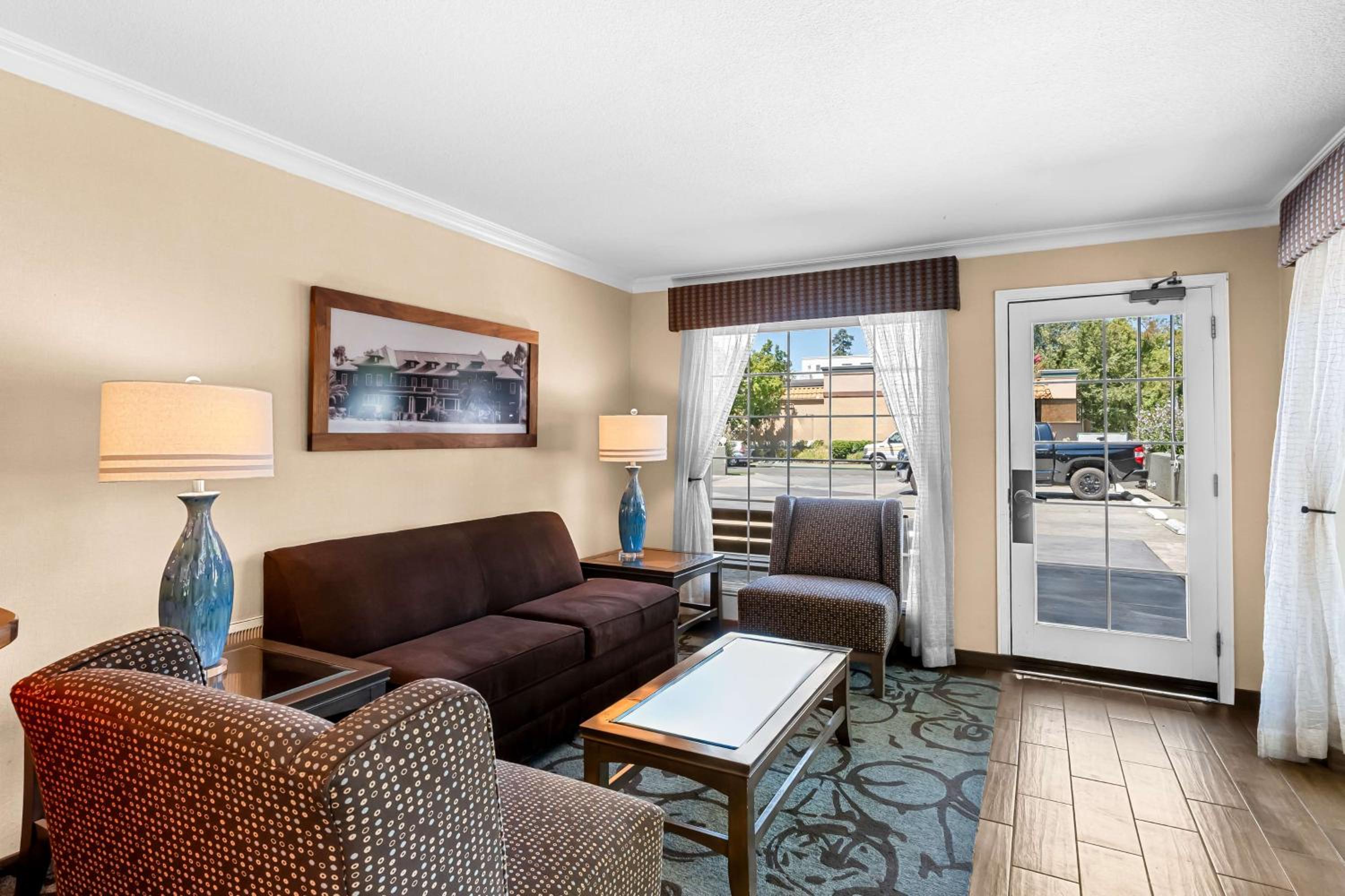 Best Western University Lodge