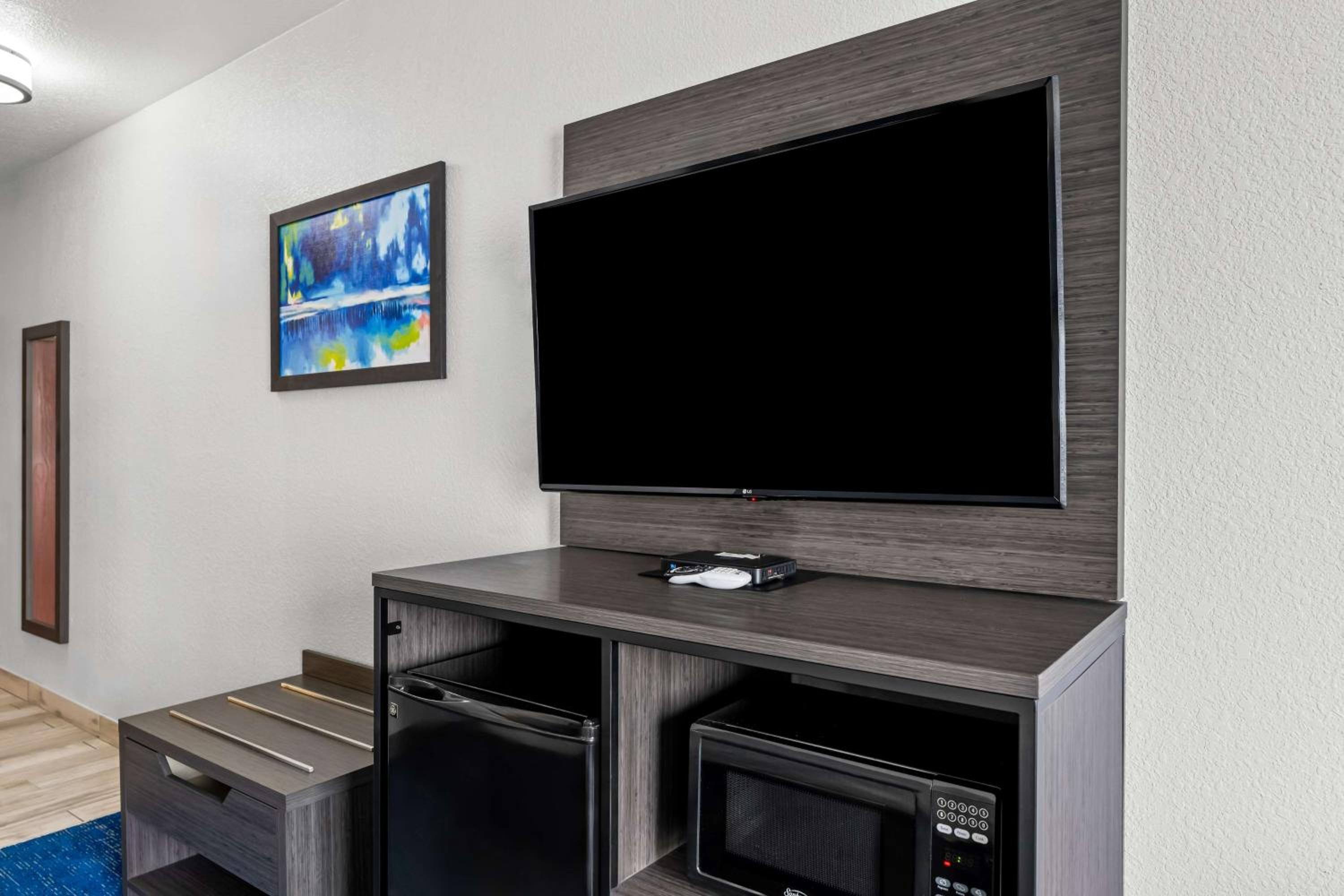 Best Western Palace Inn & Suites
