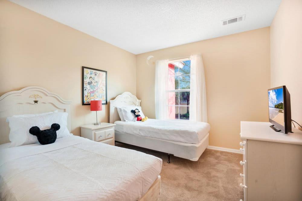 Relaxing Getaway in Emerald Island Near Disney view 2