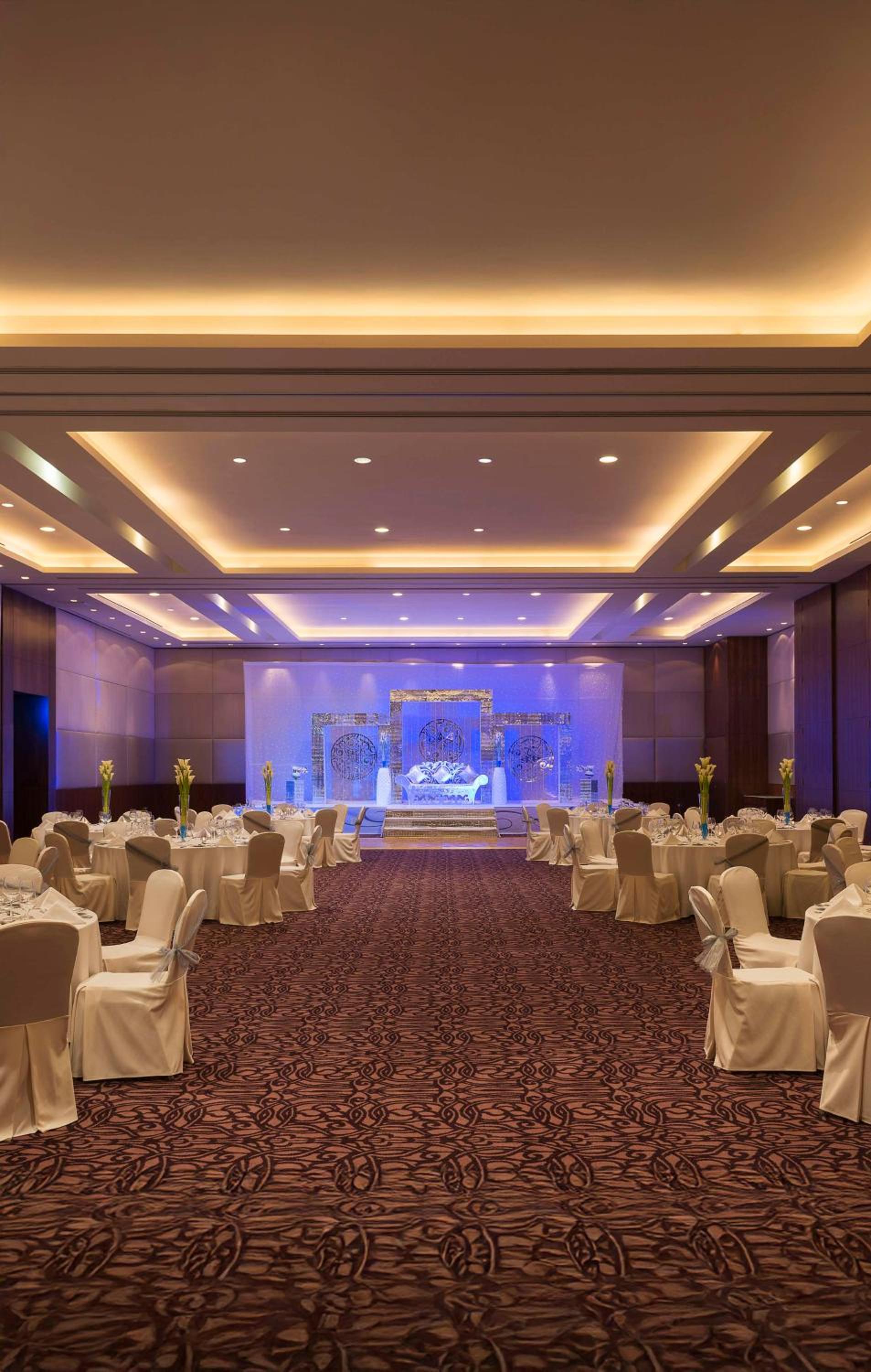 Yas Plaza Mangroves by IHG