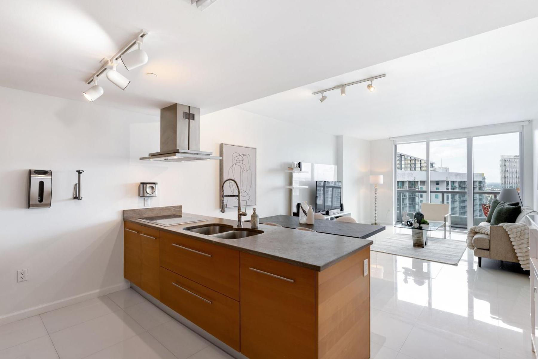 ICON W BRICKELL BY IMD MIAMI Elegant River View 1BR 1BA