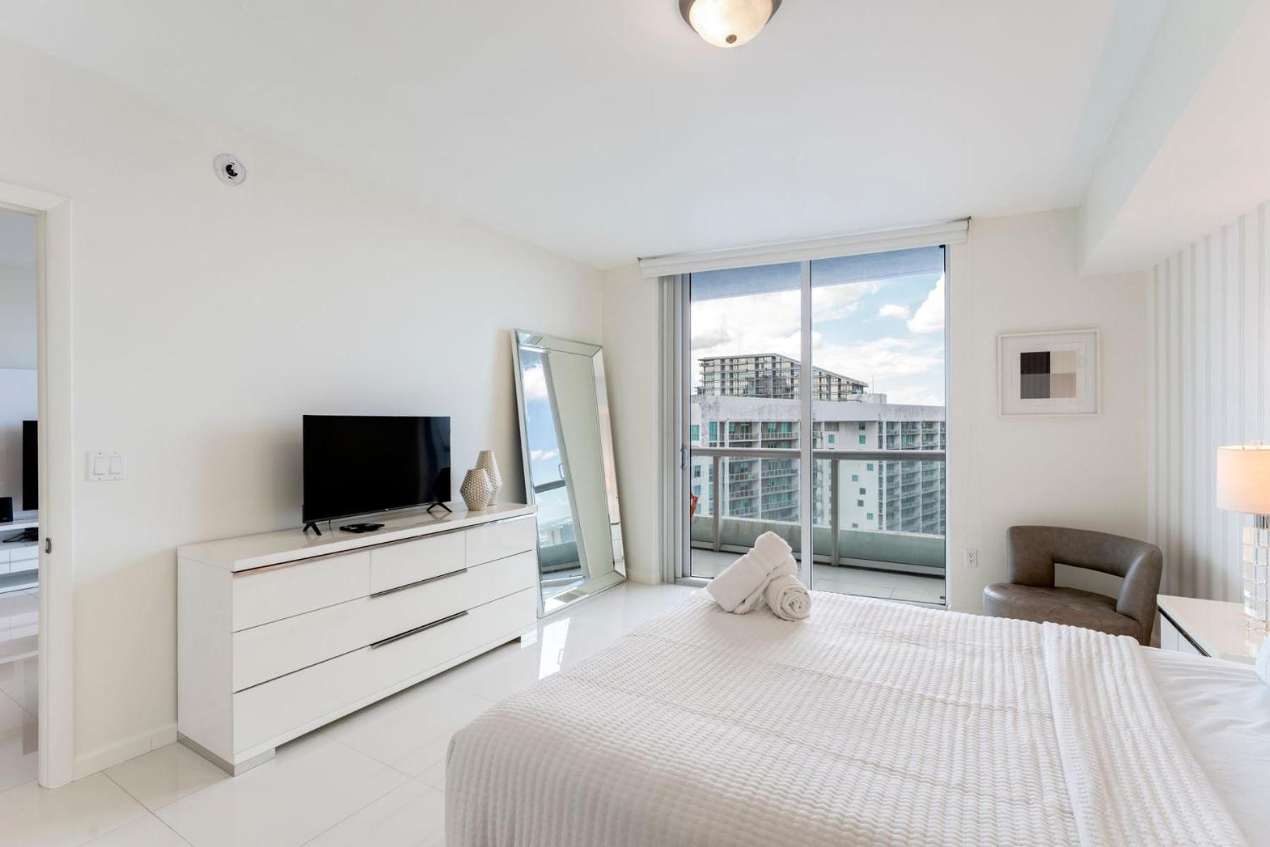 ICON W BRICKELL BY IMD MIAMI Elegant River View 1BR 1BA