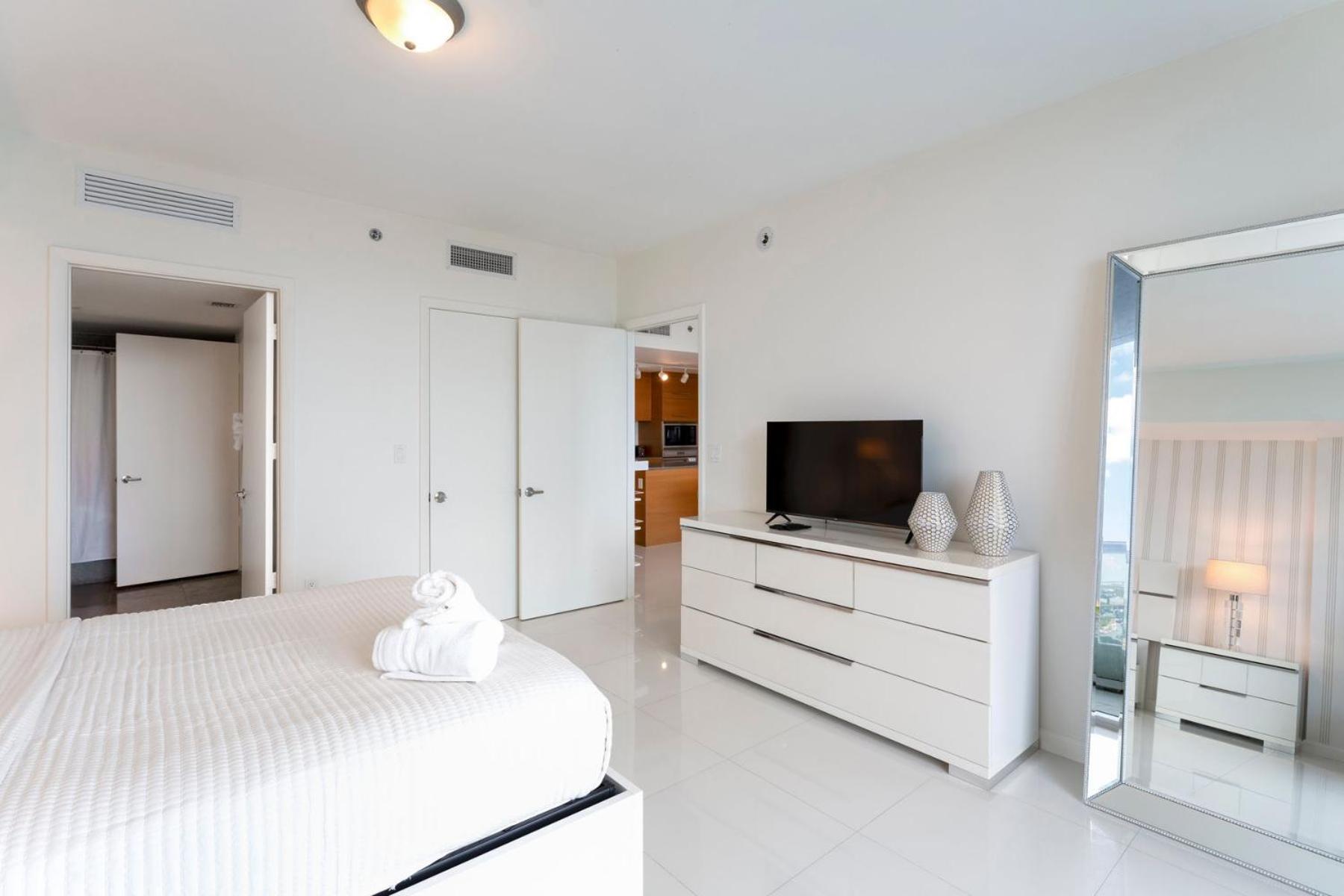 ICON W BRICKELL BY IMD MIAMI Elegant River View 1BR 1BA