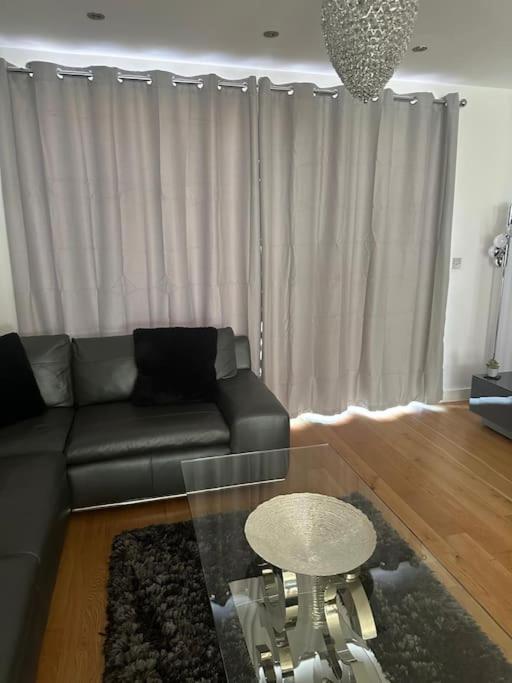 Luxury Modern Town House, Manchester City Centre, Free Secured Parking