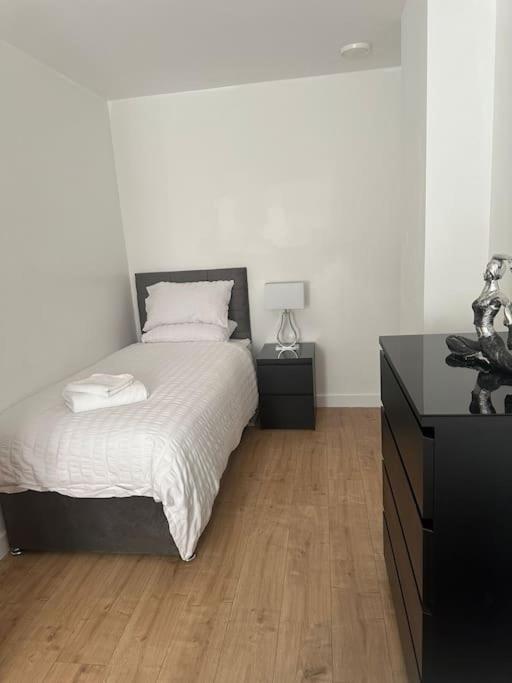 Luxury Modern Town House, Manchester City Centre, Free Secured Parking