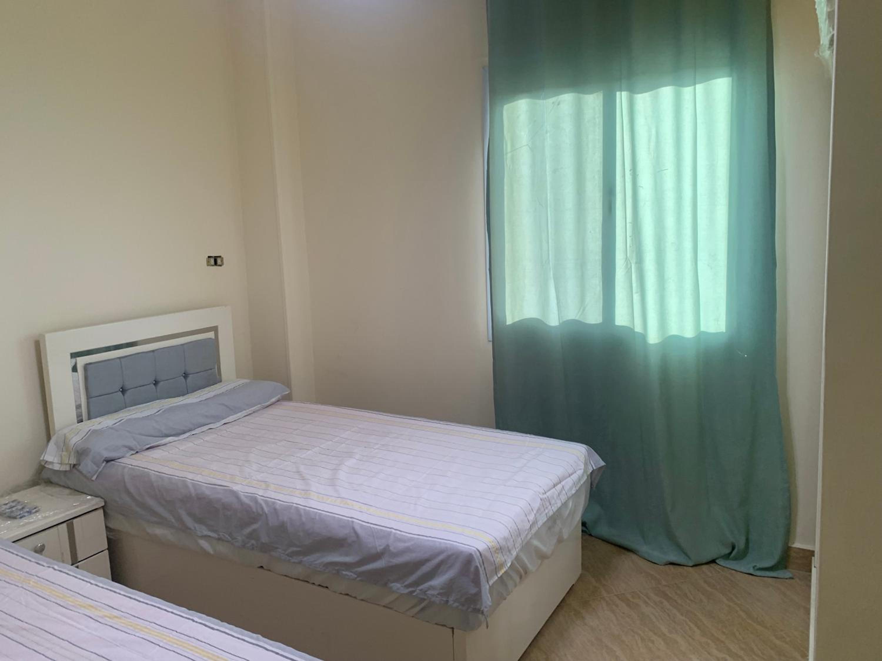 Superior 2BDR Apartment Overlooking the Main Street