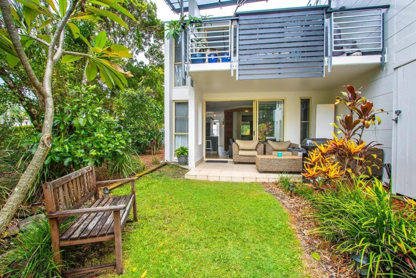Casuarina Apartment, 200m from the Beach!