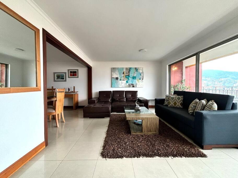 Serene Laureles