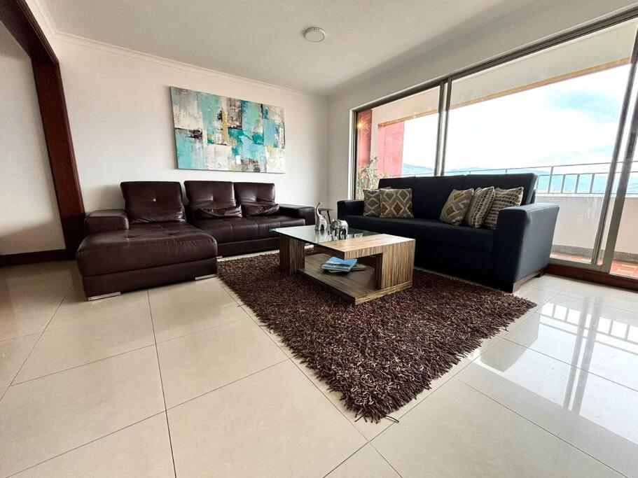 Serene Laureles