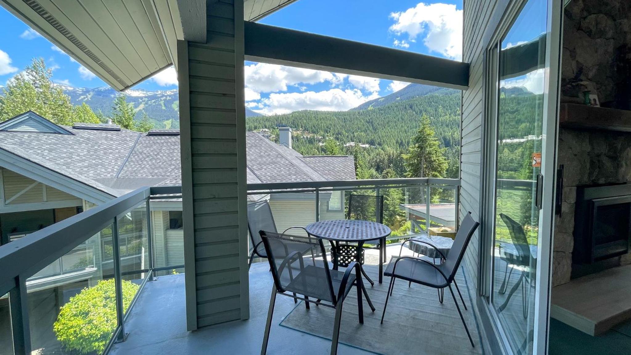 2BR in The Lynx, Family Sized, Mountain Views, Private Balcony, Tranquil Location, Parking