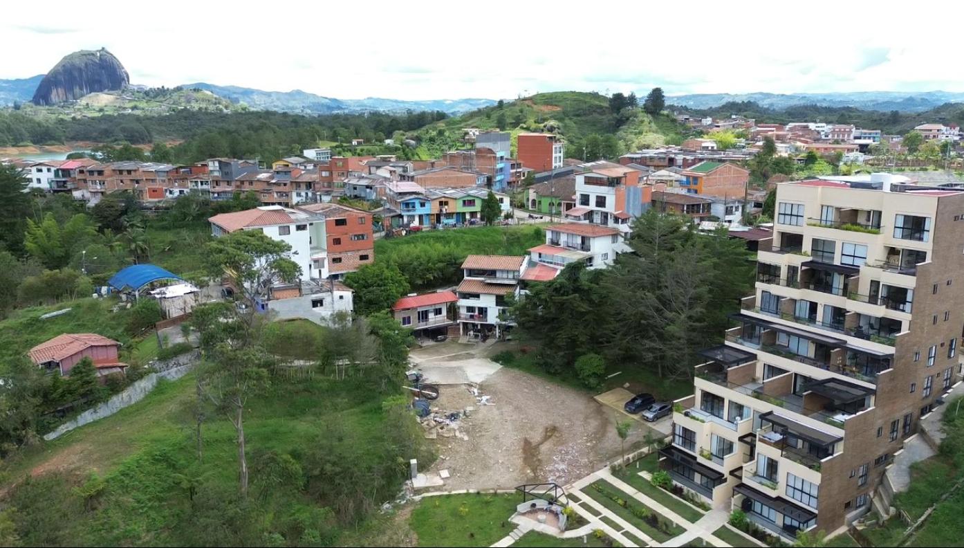 Penthouse View & Lake Access 5min To Town