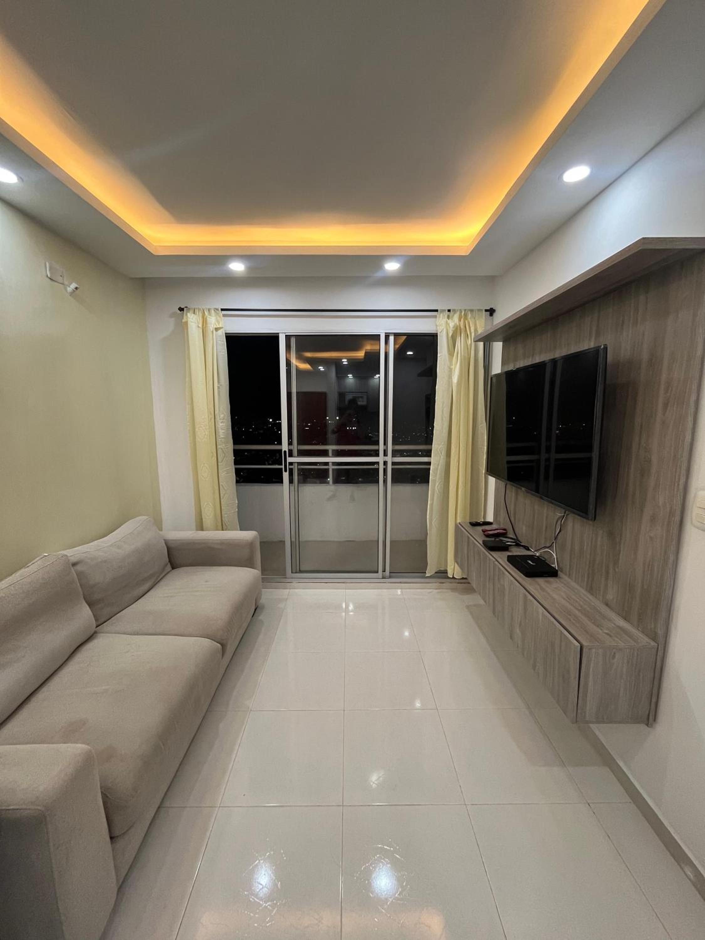 Bello apartamento con visita al mar