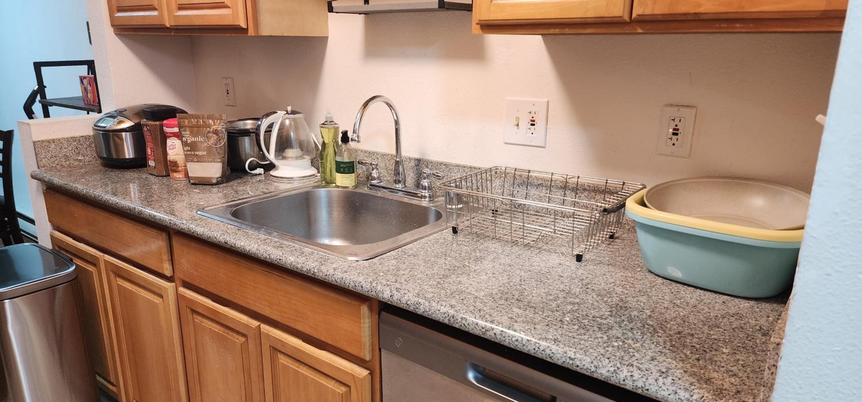 Cozy and Secure 3-Bedroom, 2-Bath Unit with 6 Beds and Beautiful Bay View view 4