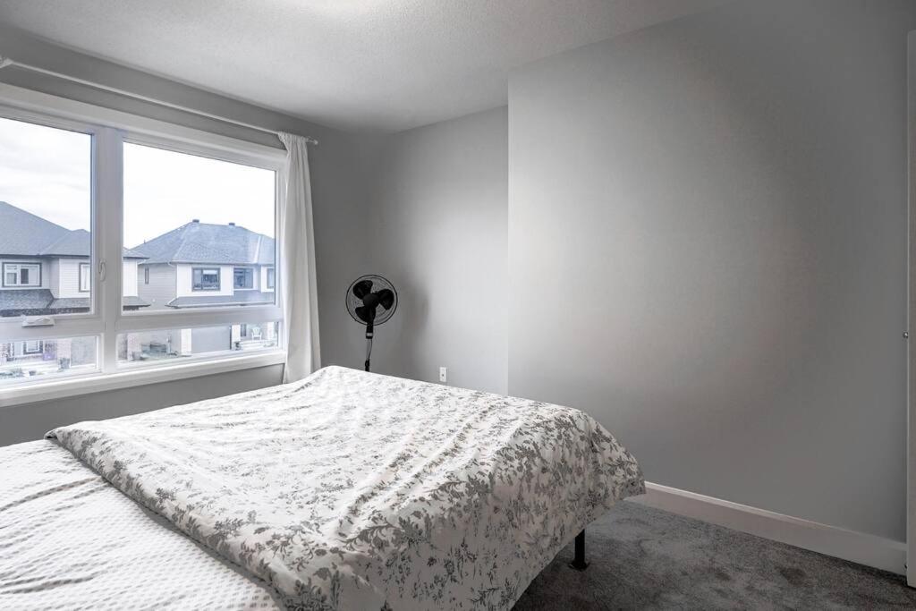 New Gorgeous Home In Carleton Place Close to Beach