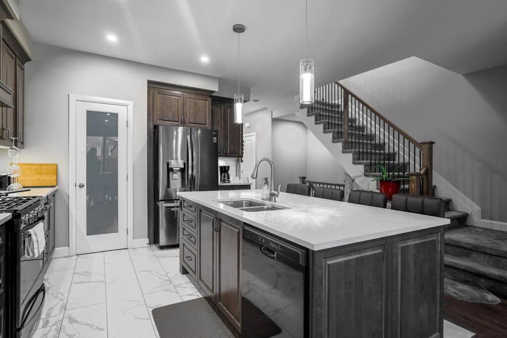New Gorgeous Home In Carleton Place Close to Beach