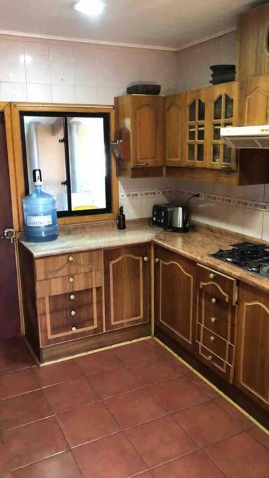 Encantadora casa para 12 con piscina
