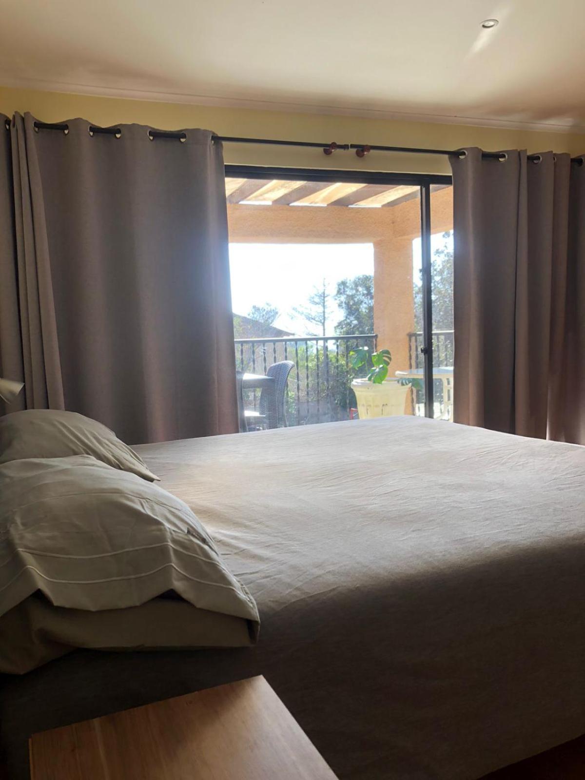 Encantadora casa para 12 con piscina