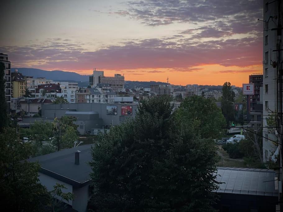 Cozy APT Free Parking Wi-Fi Netflix