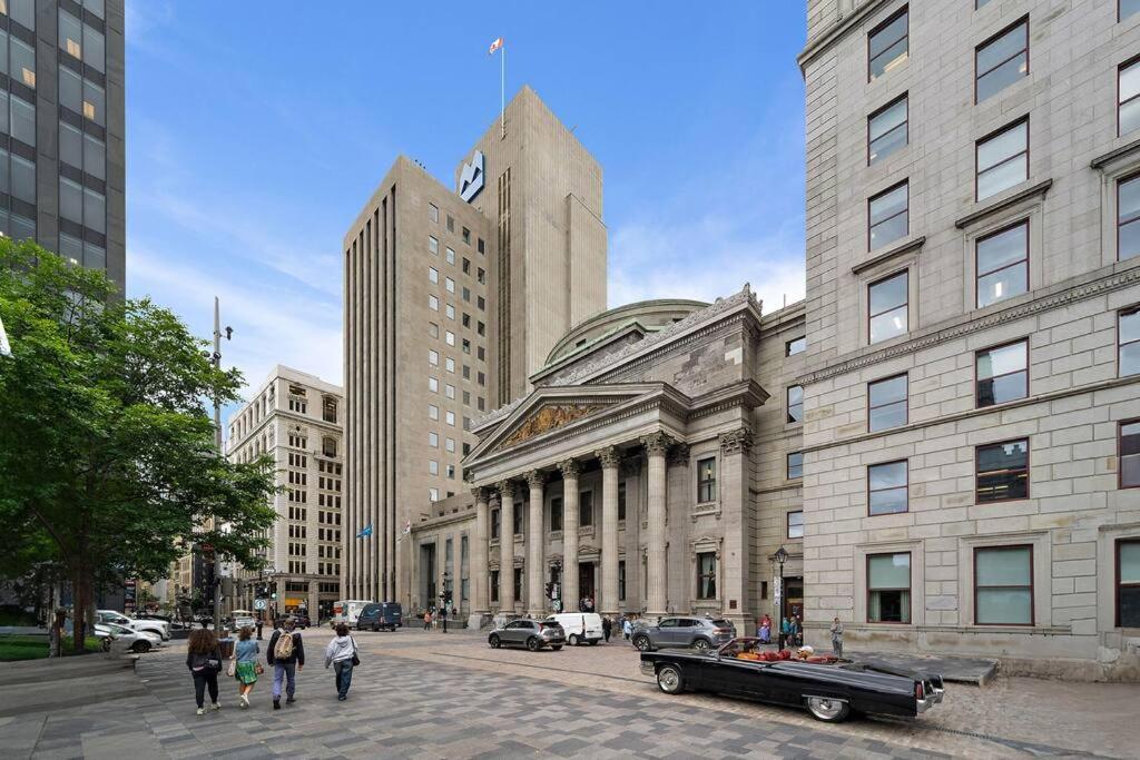 Old Montreal Luxury Apartment 1
