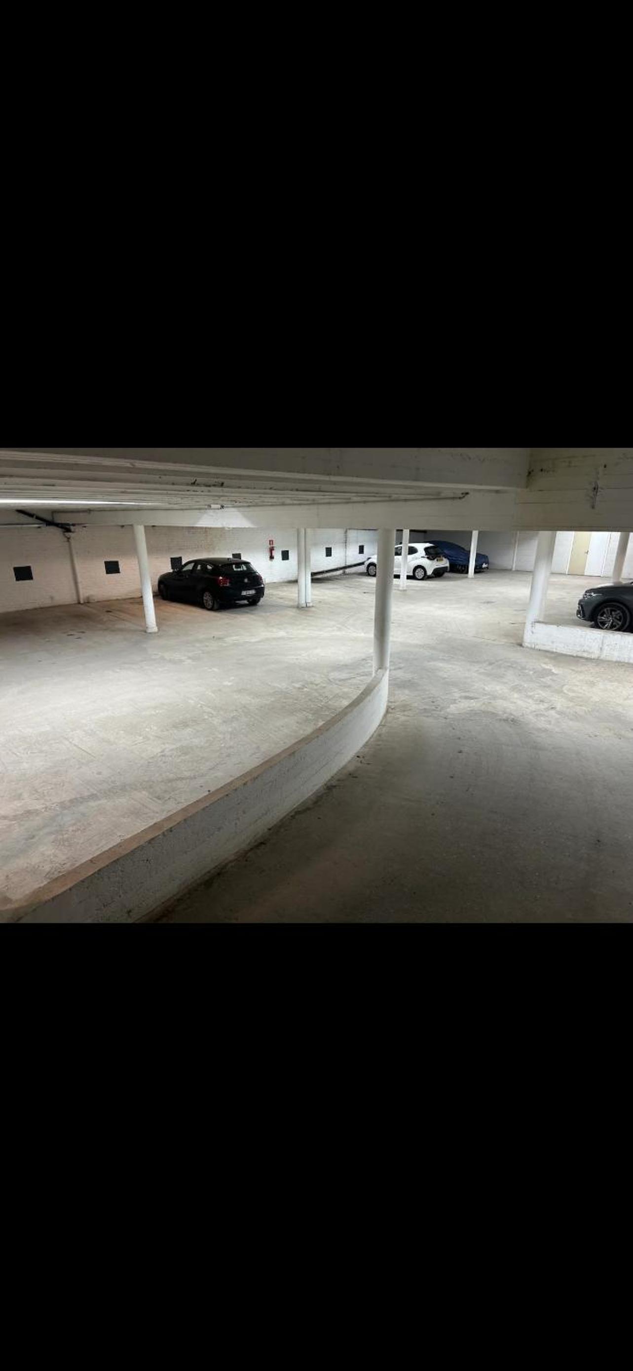Appartement spacieux avec terrasse et garage privé