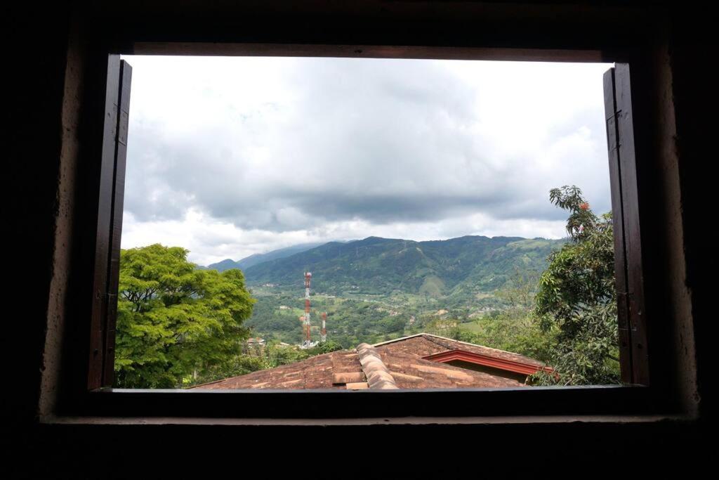 Casa Familiar y Naturaleza en Parcelación Privada