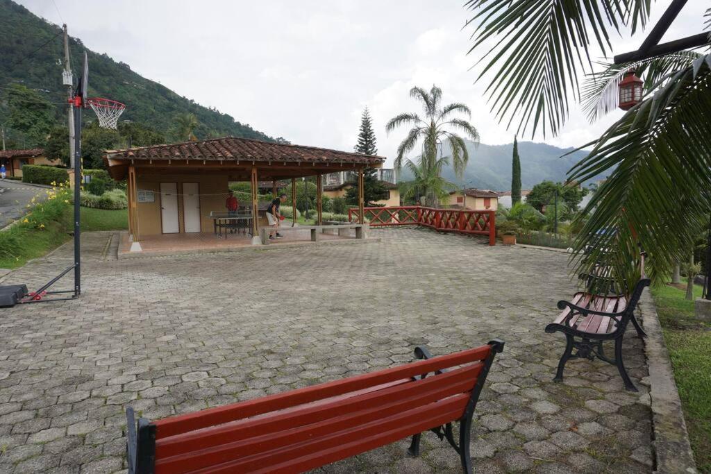 Casa Familiar y Naturaleza en Parcelación Privada