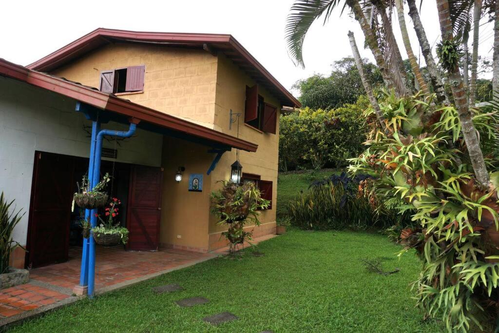Casa Familiar y Naturaleza en Parcelación Privada