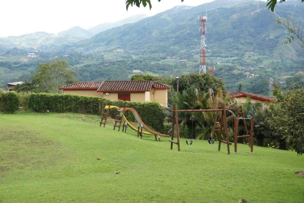 Casa Familiar y Naturaleza en Parcelación Privada