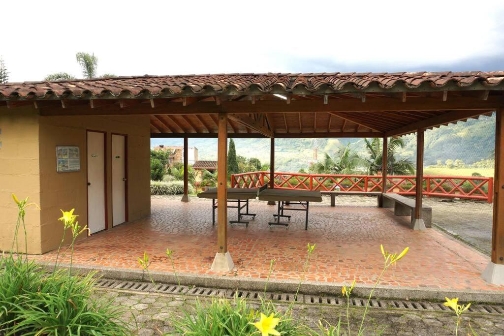 Casa Familiar y Naturaleza en Parcelación Privada