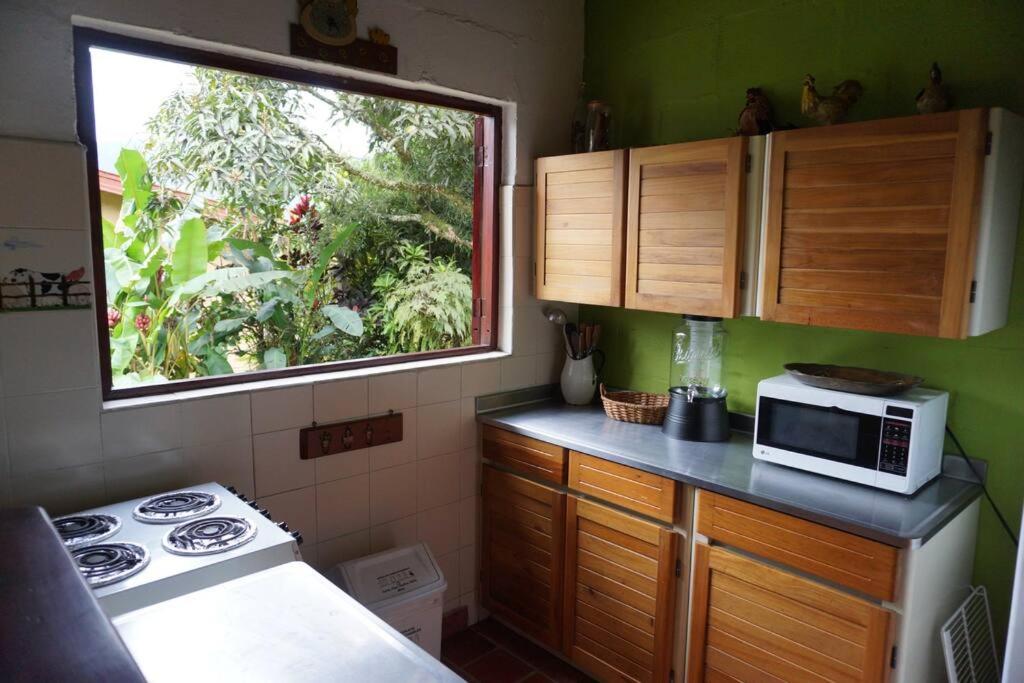 Casa Familiar y Naturaleza en Parcelación Privada