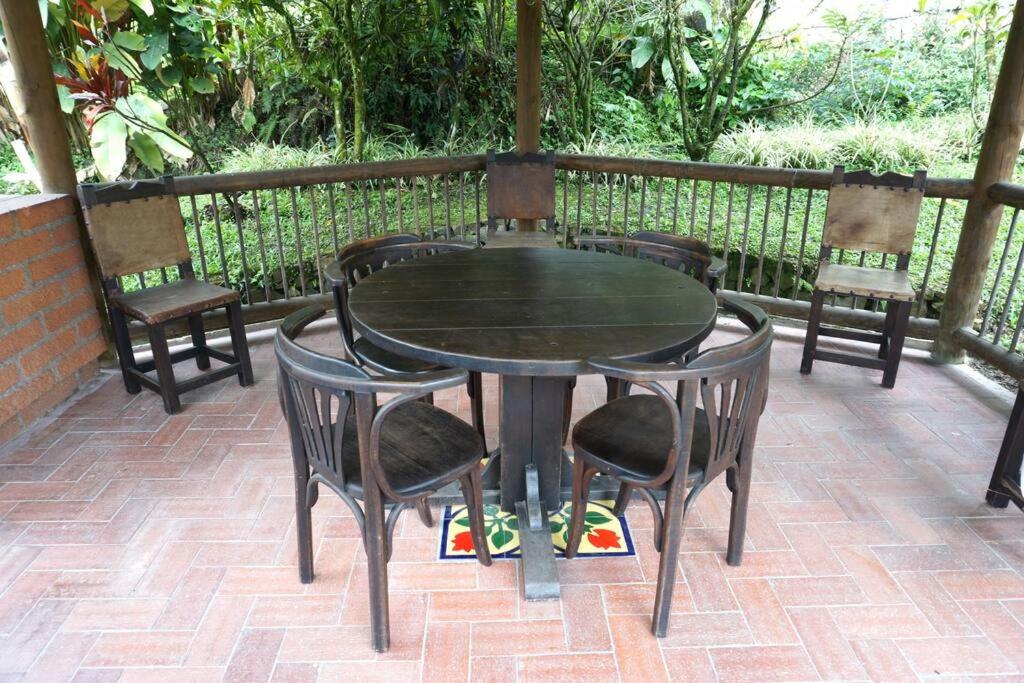 Casa Familiar y Naturaleza en Parcelación Privada