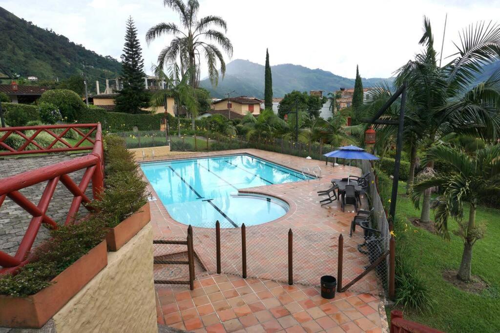 Casa Familiar y Naturaleza en Parcelación Privada