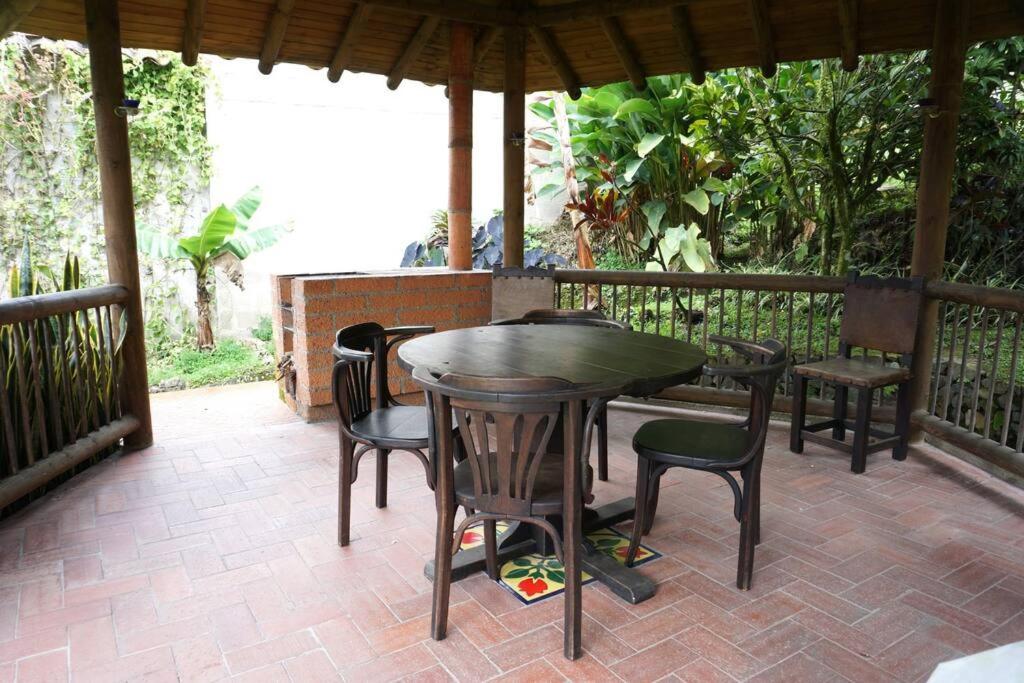 Casa Familiar y Naturaleza en Parcelación Privada