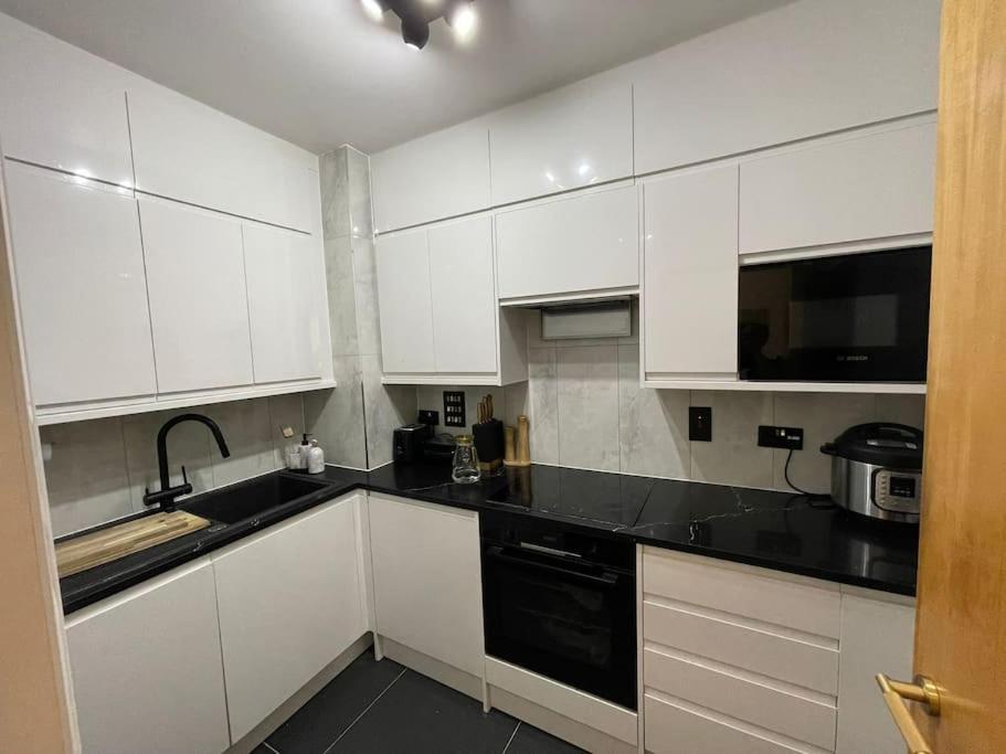 3 Bed smart home - canary wharf