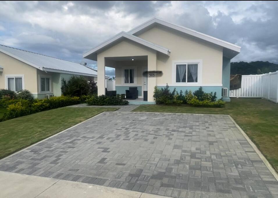 Cozy 3BR Villa Pool-25 min from Center of Mobay view 2