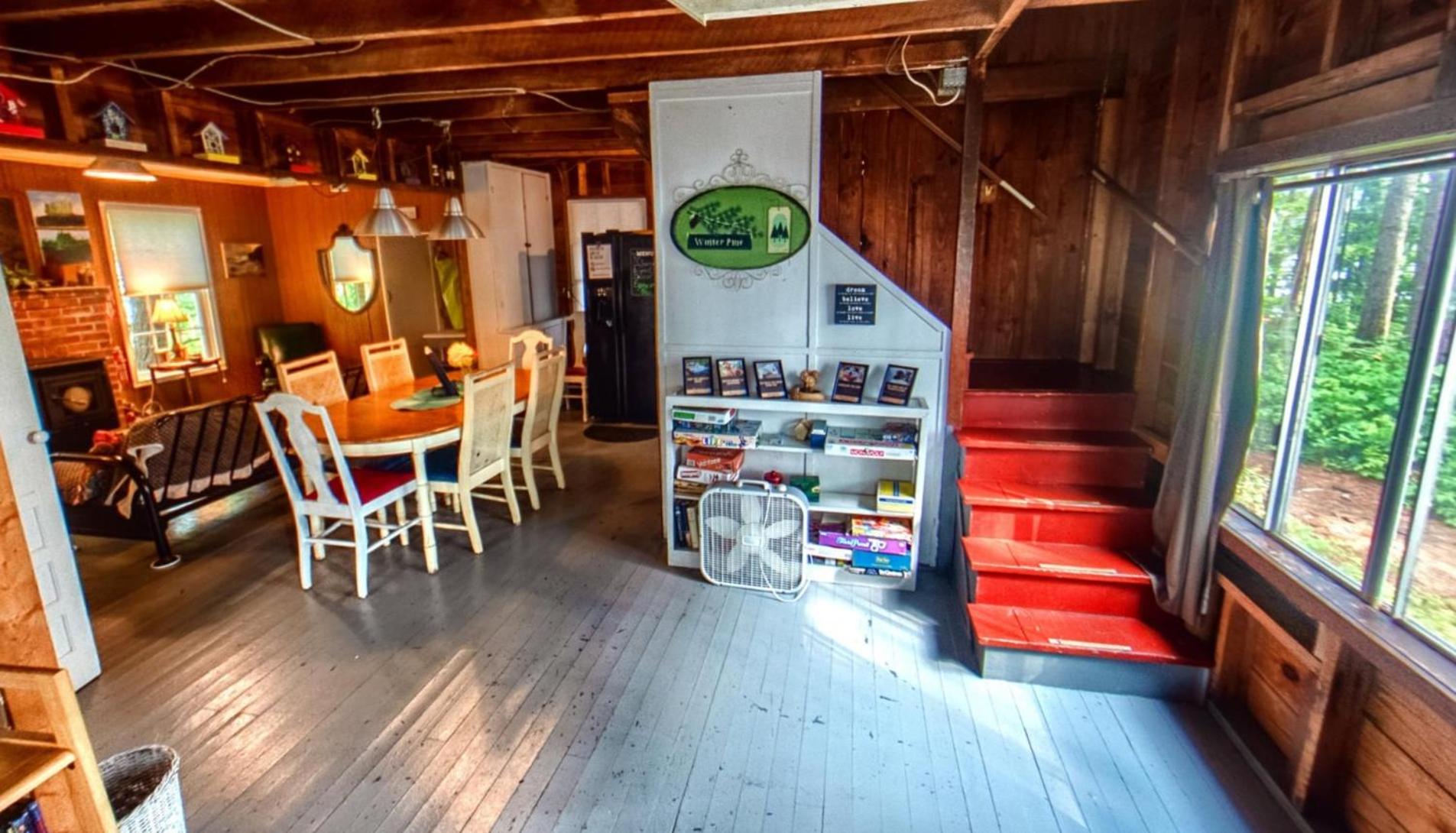 Grant Island Waterfront Cottage Brantingham Lk - HotTub, Pontoon Boat, Pets