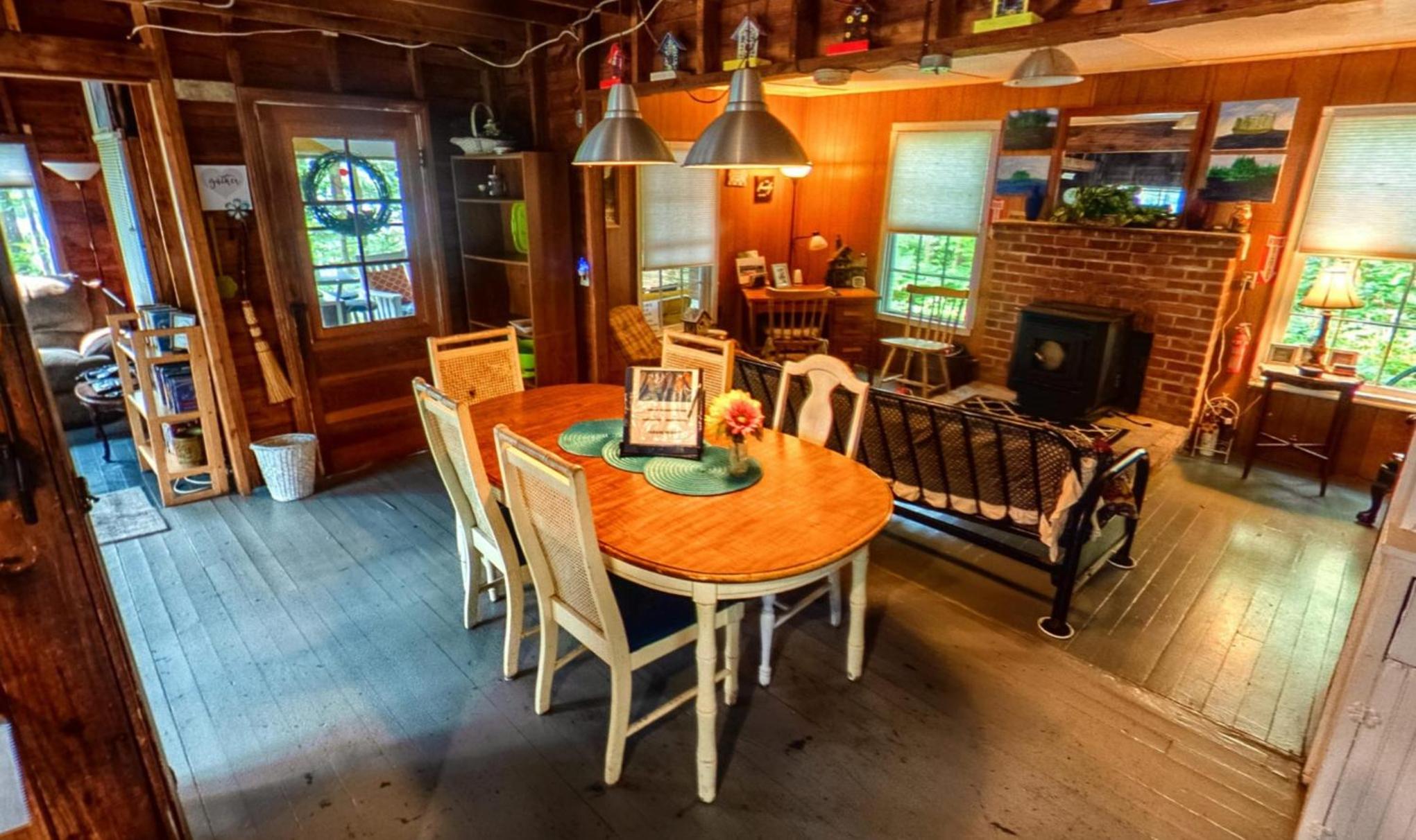 Grant Island Waterfront Cottage Brantingham Lk - HotTub, Pontoon Boat, Pets