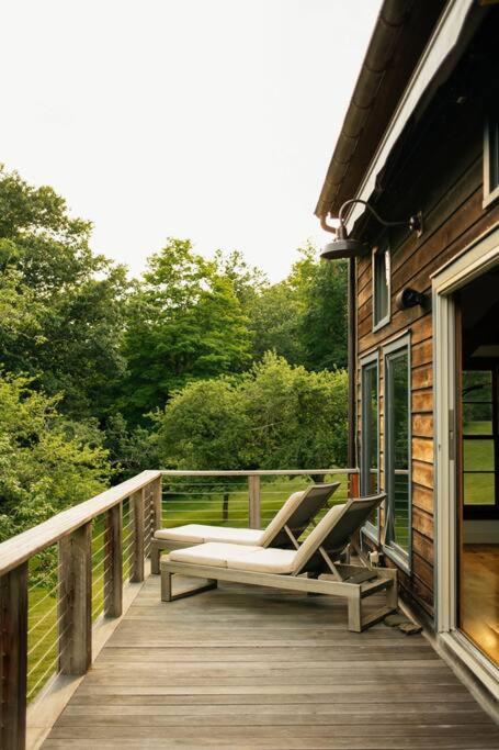 Stunning All-Season Renovated Barn Escape! view 4