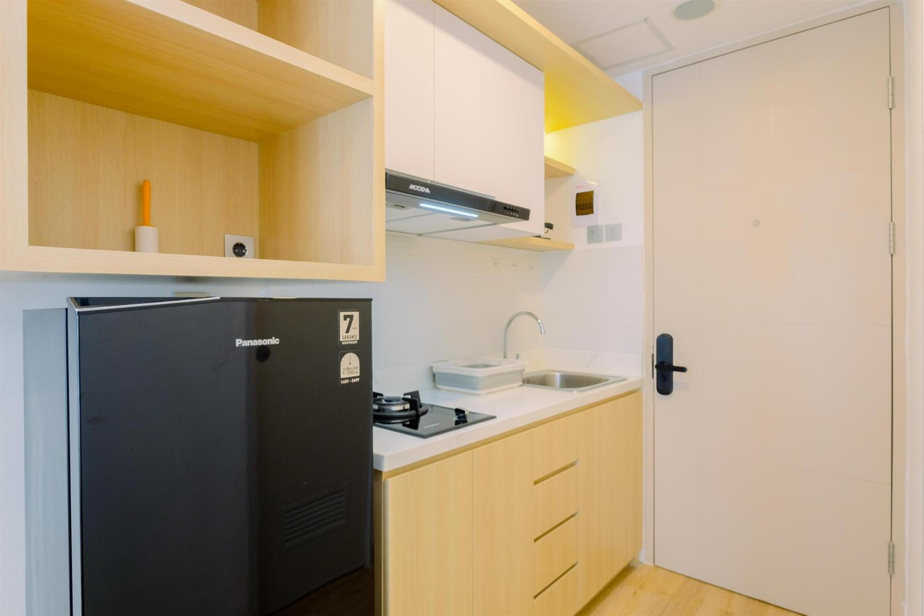 Simply Look and Cozy Studio Tokyo Riverside PIK 2 Apartment By Travelio view 4