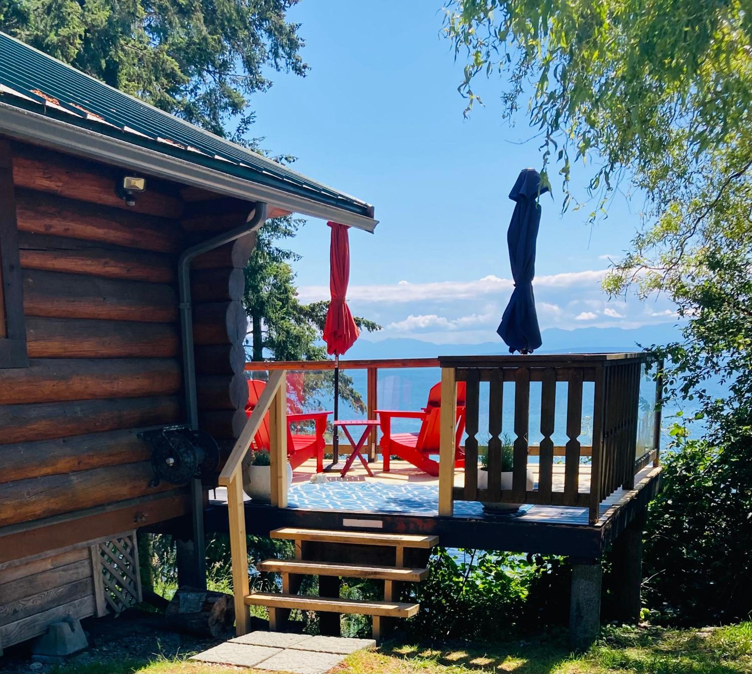 The Beach House Texada - Gillies Bay Favourite Cabin