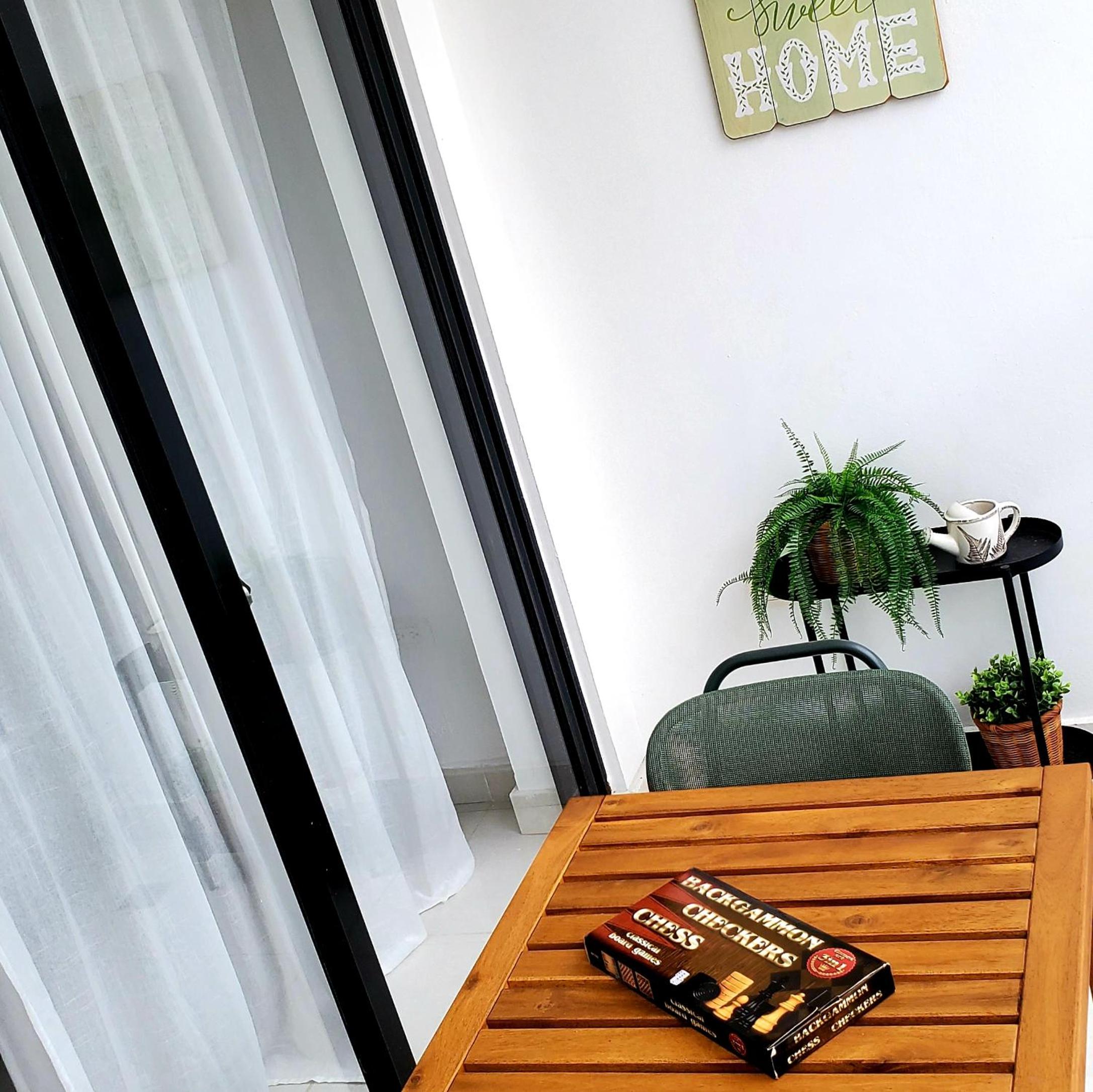 King Bed with AC, Wifi and Gym, No Blackouts, Garden Towers I, Santiago RD