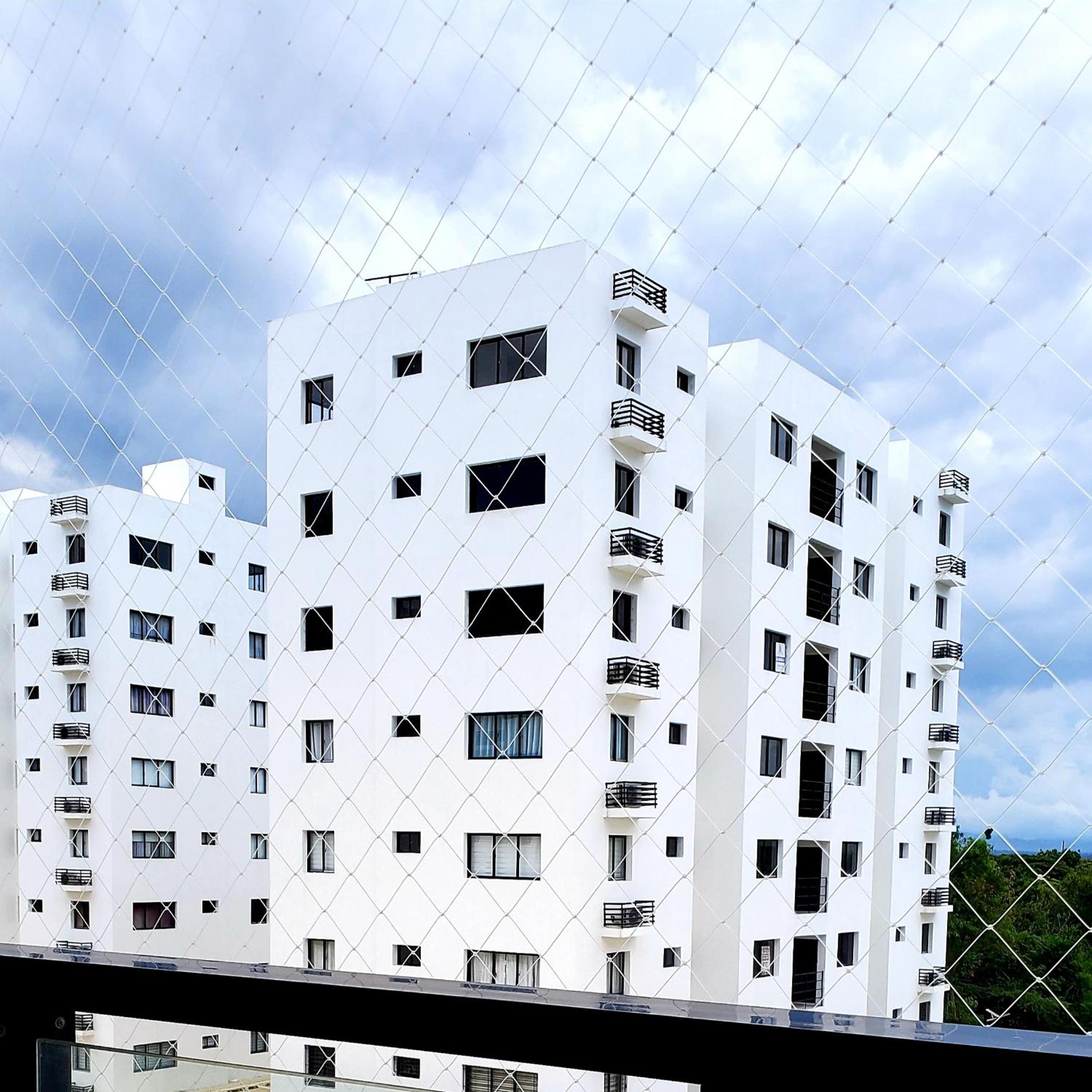 King Bed with AC, Wifi and Gym, No Blackouts, Garden Towers I, Santiago RD