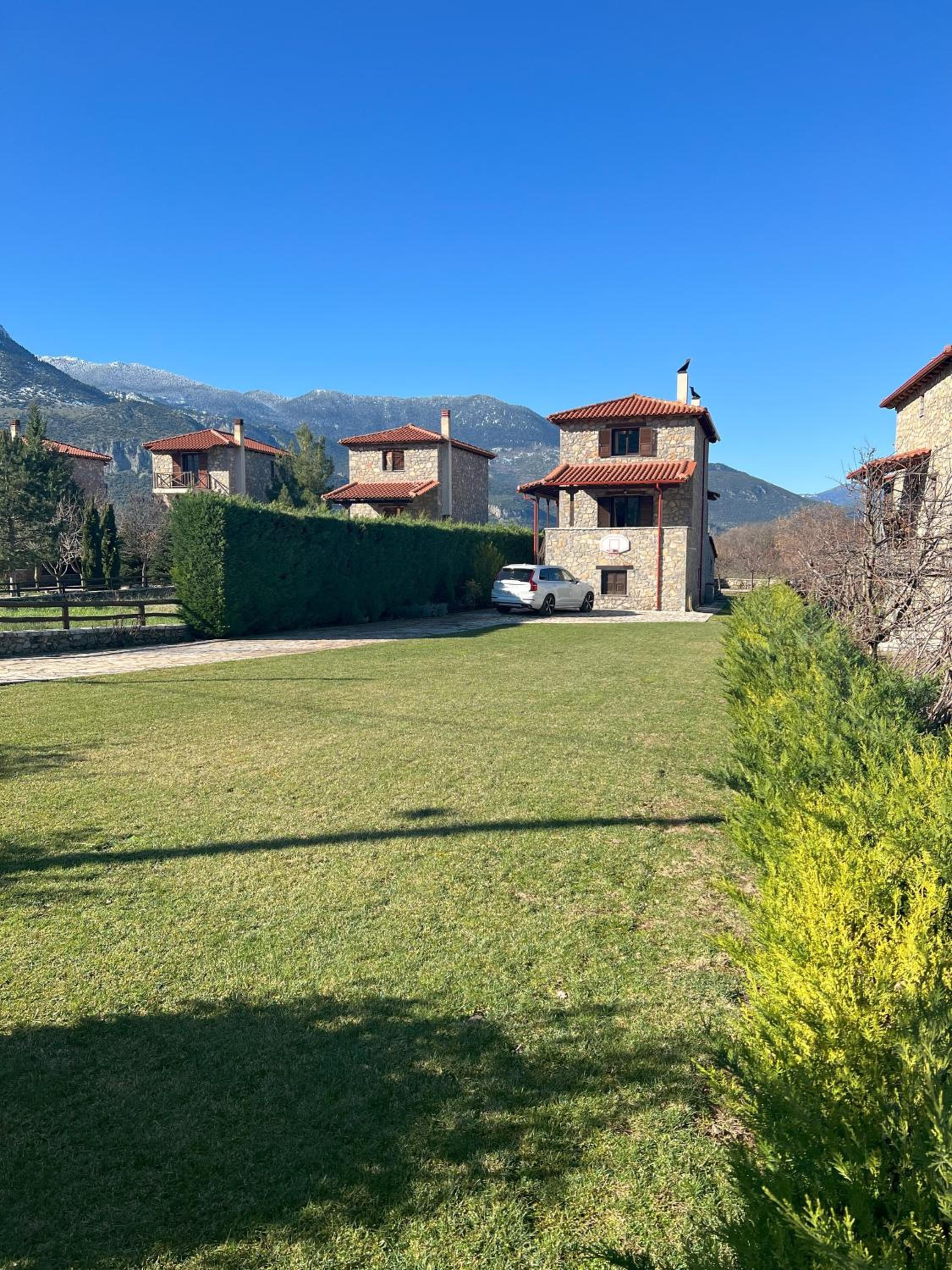 Mountain View - Full Villa view 2