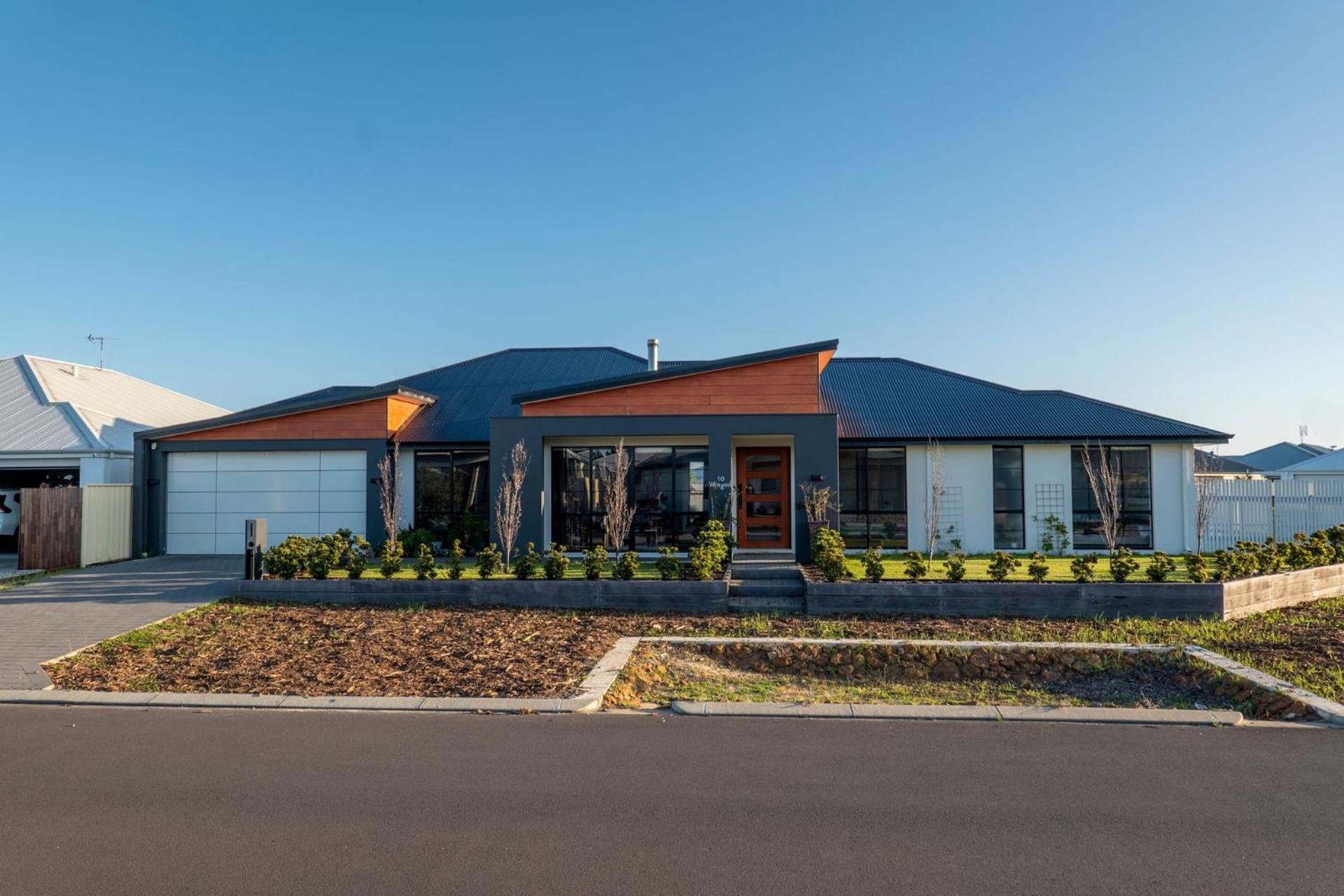 Hotel Oscuro Retreat - Image 1