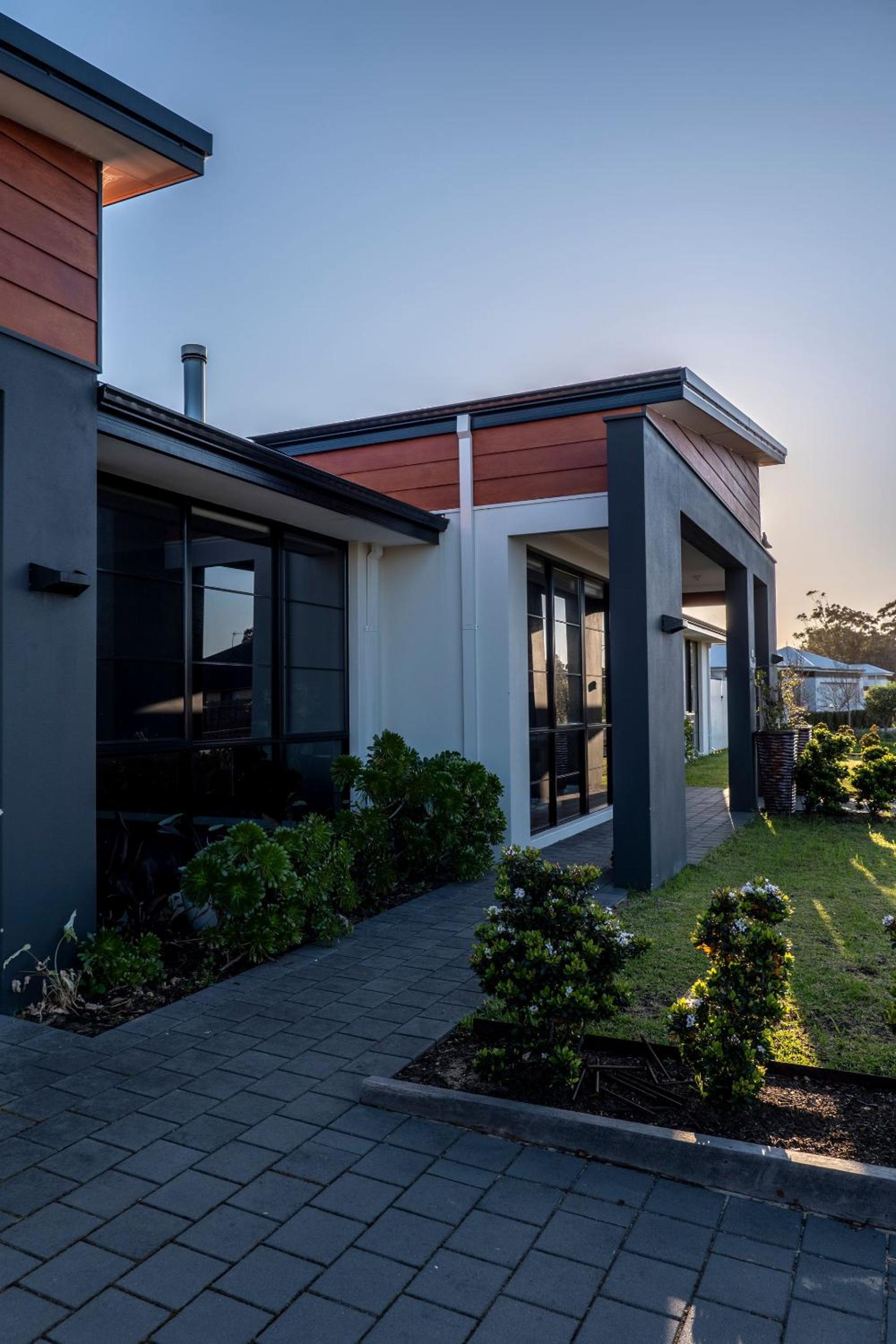 Oscuro Retreat