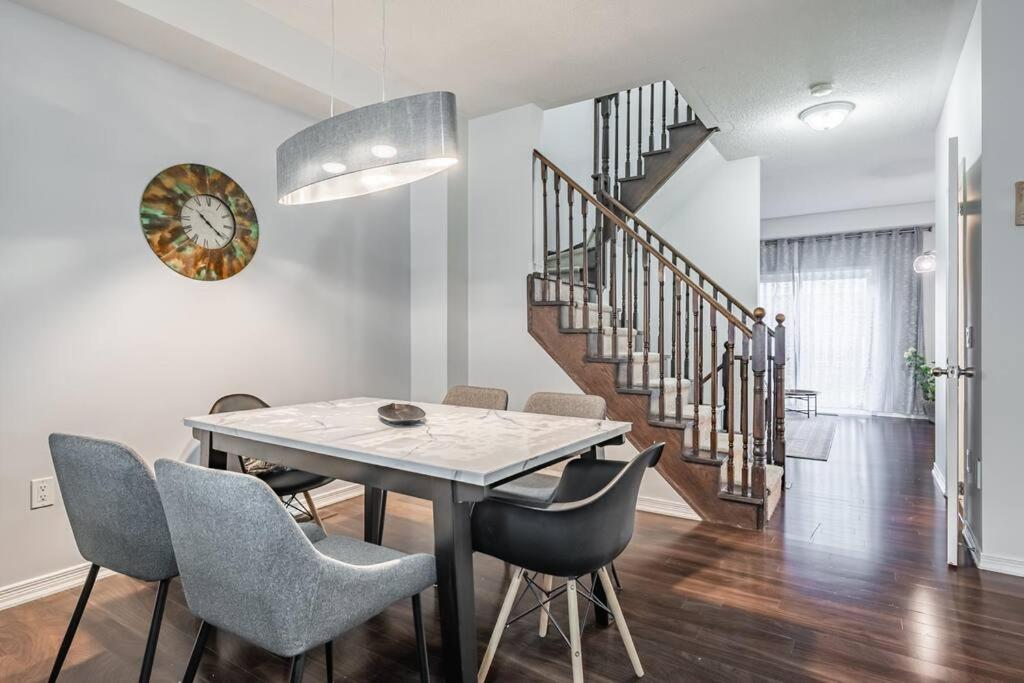 Lakefront House in Port Credit, Mississauga South