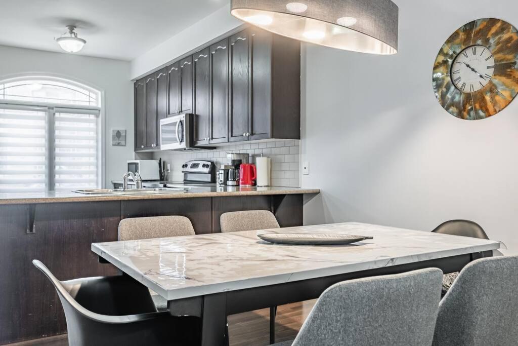 Lakefront House in Port Credit, Mississauga South